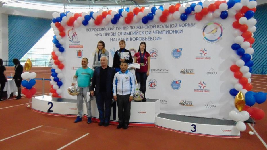 Спортсменка из Анны выиграла «золото» на всероссийском турнире по вольной борьбе