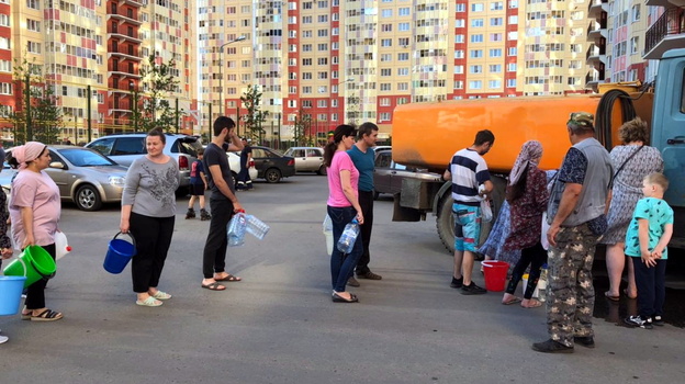 Отключение воды из-за аварии зацепило микрорайон под Воронежем