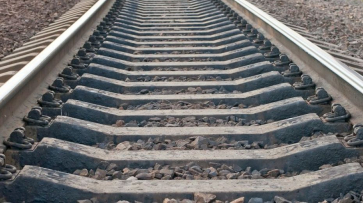 Поезд насмерть сбил 16-летнюю студентку в Воронежской области