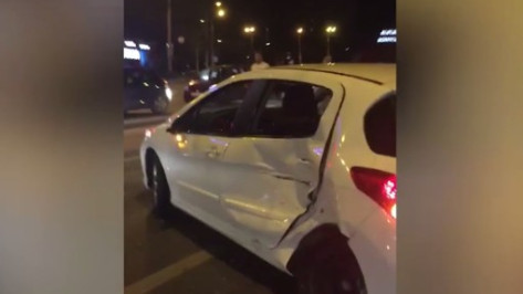 В Воронеже пьяный водитель врезался в несколько автомобилей