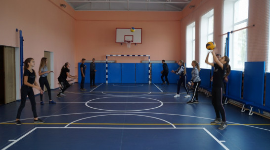 В петропавловском селе Красноселовка капитально отремонтировали школьный спортзал