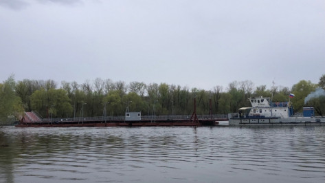 Первый в России двухполосный наплавной мост доставили в Воронеж