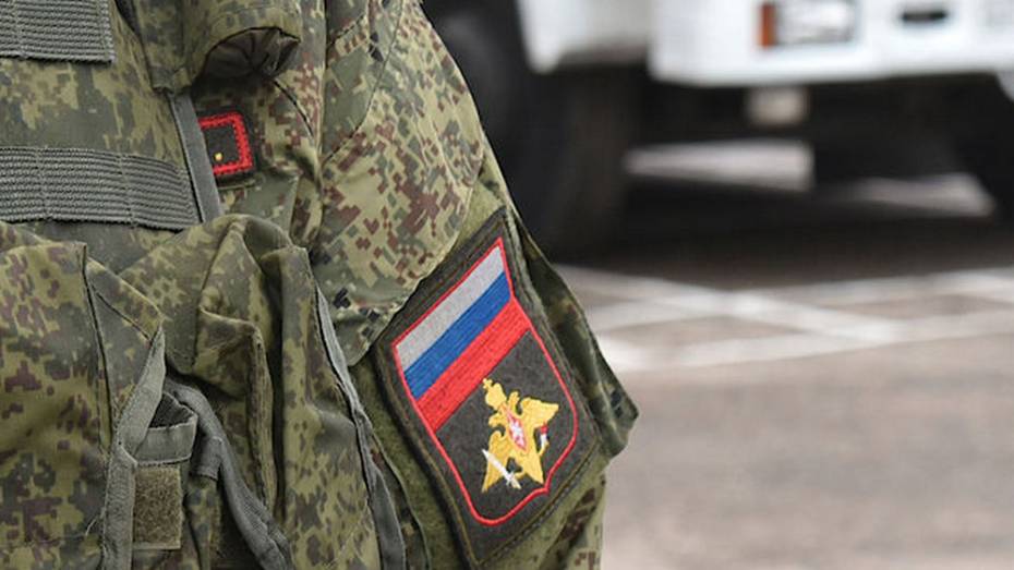 Дезертира с автоматом АК-74 разыскивают в Воронежской области