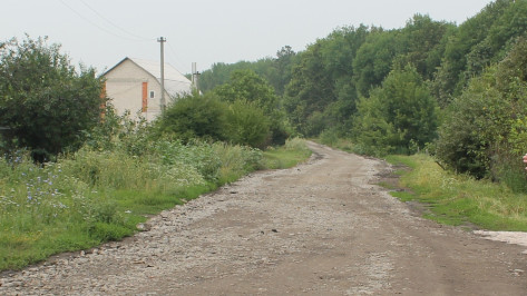 В хохольском селе жители собрали 200 тыс рублей на ремонт дороги