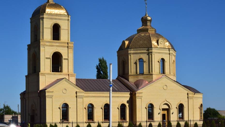 В Подгоренском районе освятили отреставрированный храм