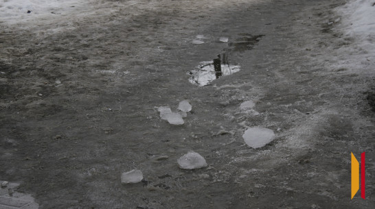 В Воронеже 70-летний мужчина упал на льду и умер