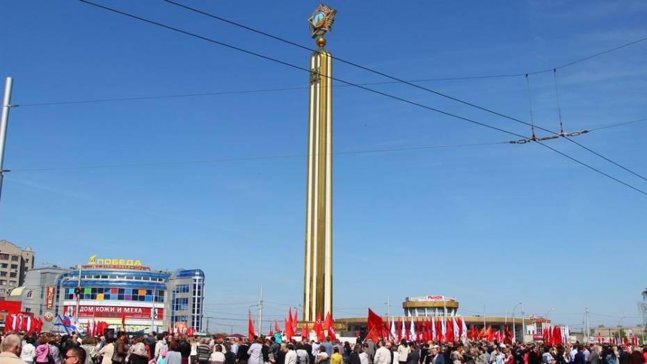 Уроженец Воронежской области помог открыть памятник Победы в Липецке 