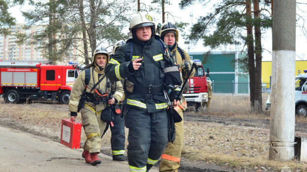 Воронежские пожарные эвакуировали 23 человека из больницы №8