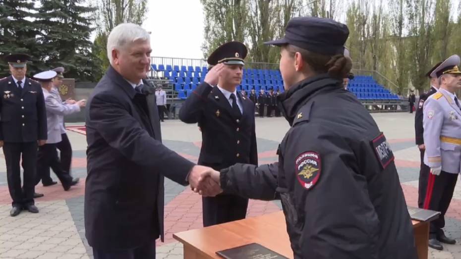 Воронежский губернатор принял участие в церемонии приведения к присяге курсантов МВД