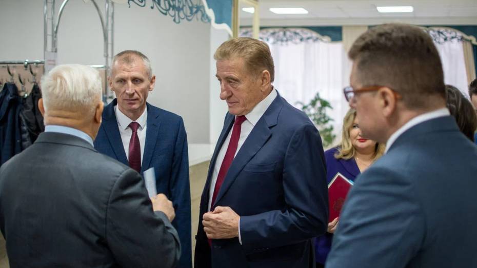 Депутаты Воронежской облдумы приняли участие в торжествах ко Дню работника сельского хозяйства в Таловском районе