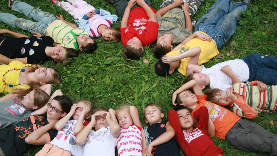 Более 45 тысяч школьников Воронежской области отдохнули в детских лагерях
