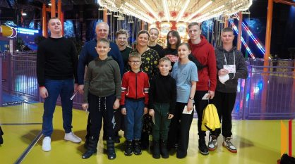 Подарок от воронежского губернатора: многодетная семья Гылка посетила парк аттракционов и океанариум