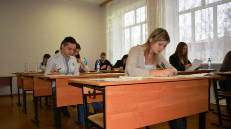 Калачеевские старшеклассники написали сочинение-допуск к ЕГЭ по русскому языку
