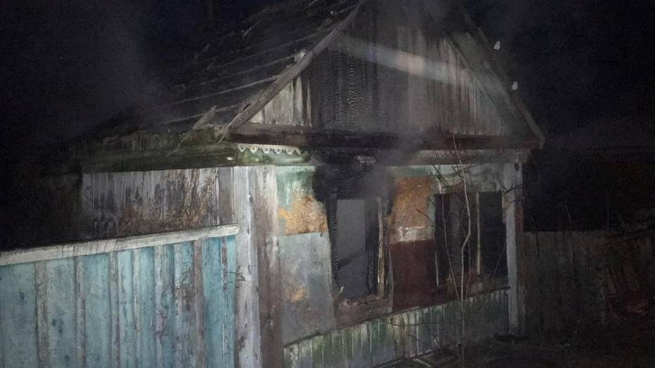 После пожара в доме в павловском селе Михайловка нашли тело 60-летнего мужчины