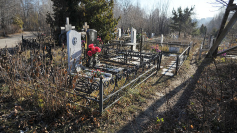 Воронежцев оставили без традиционных «пасхальных» маршруток до кладбищ