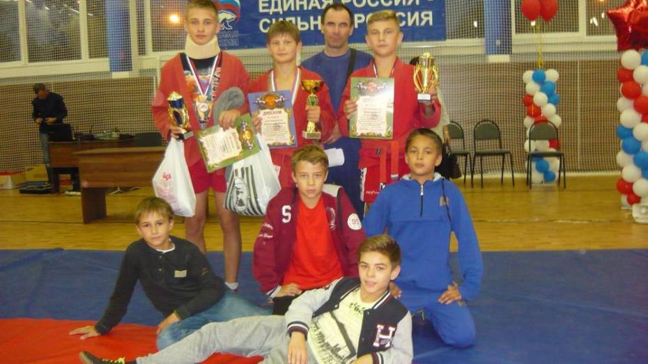 Павловские самбисты завоевали «серебро» и 2 «бронзы» на международном турнире
