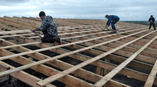 В петропавловской Дедовке впервые за 33 года отремонтировали крышу сельского Дома культуры