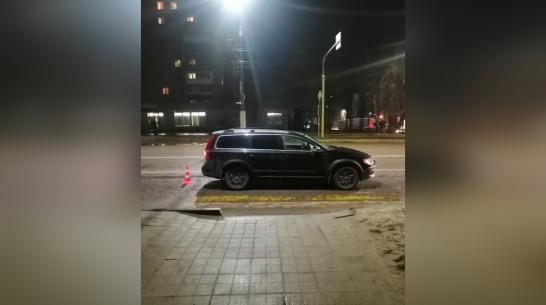 Пенсионер на Volvo сбил 40-летнюю женщину на переходе в Воронеже