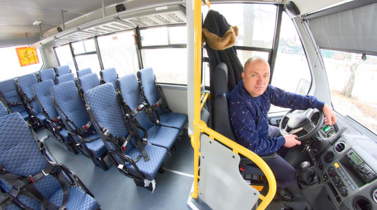 В Аннинском районе 2 школы получили новые автобусы