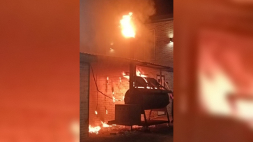 В Ямном Воронежской области загорелась крыша кафе