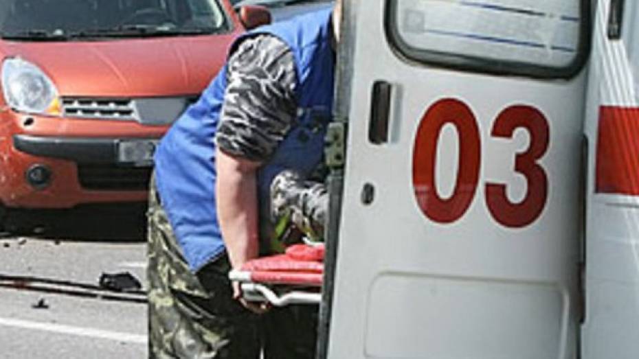 В Семилукском районе водитель «Жигулей» сбил женщину у поселкового магазина и скрылся с места происшествия