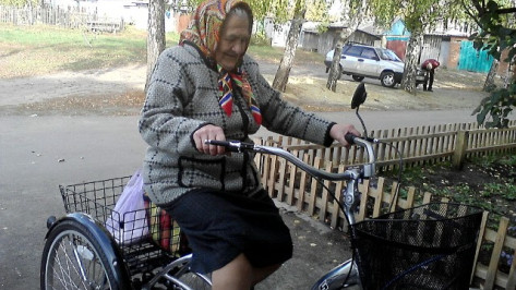 80-летняя жительница Нижнедевицка сама сделала дома евроремонт