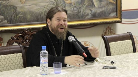 Известный московский священник рассказал молодежи про воронежского губернатора