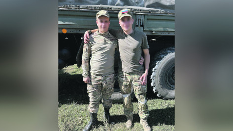 В Воронежской области два родных брата отправились на СВО