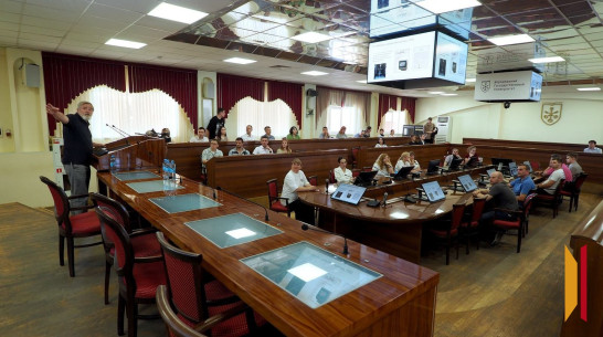 «Нейросети — не интеллект, а инструмент»: в Воронеже прошла лекция КиберДеда о безопасности в эпоху ИИ и цифровой турбулентности