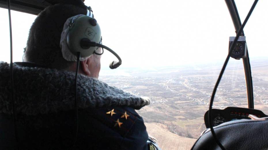 Вертолет МЧС из Воронежа аварийно сел под Тулой