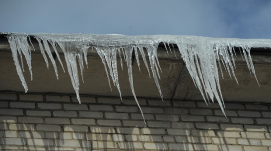 Сотрудников воронежских управляющих компаний оштрафовали за плохую уборку снега