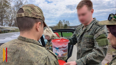 Жители лискинского поселка отправили пасхальный груз участникам СВО