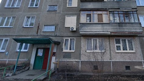 Пожар вспыхнул на чердаке жилой пятиэтажки в Воронеже