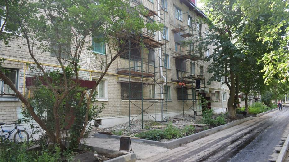 На ремонт 5 домов военного городка в Грибановском районе потребовалось около 100 млн рублей
