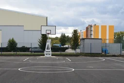 Борисоглебск получил в подарок спортплощадку с кортами для баскетбола и пляжного волейбола