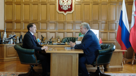 Губернатор Воронежской области предложил подключить ТОСы к работе с неблагополучными семьями