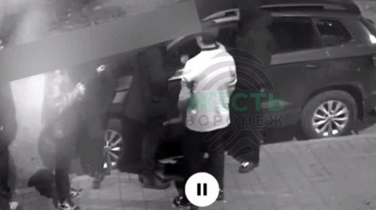 В Воронеже на Машмете избили 17-летнего подростка: видео