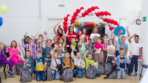 Сотрудники воронежского регионального отделения Красного Креста провели праздник для будущих первоклассников