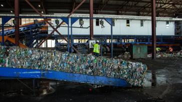 Более тысячи тонн мусора в сутки. Как сортируют отходы под Воронежем
