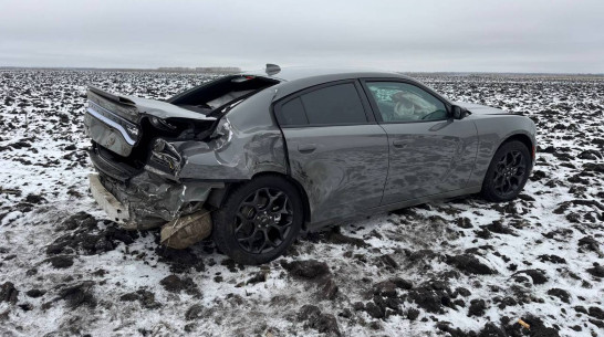 В Воронежской области Dodge столкнулся с Chevrolet Niva и фурой: пострадали 2 человека