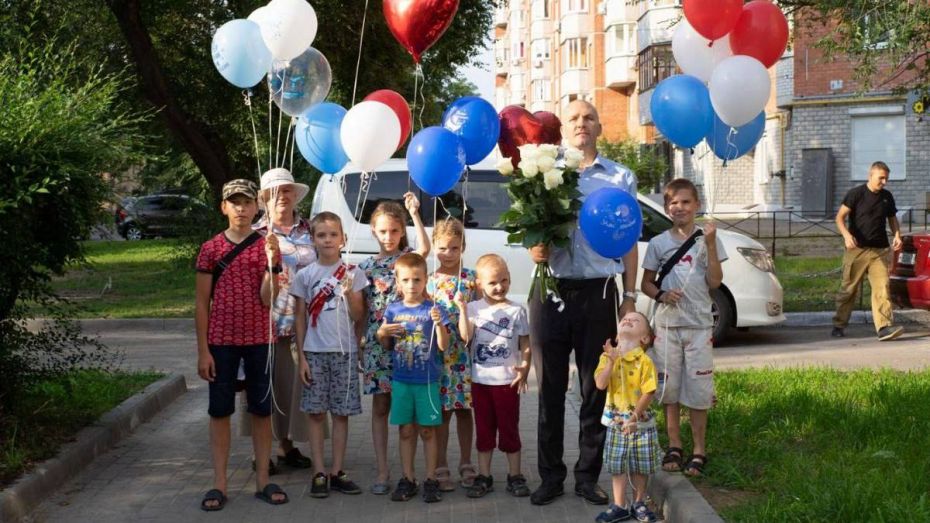 Семья с 9 детьми получила 14,6 млн рублей по решению губернатора Воронежской области