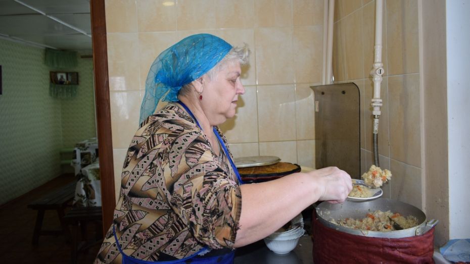 Жителей Борисоглебска попросили помочь с доставкой горячих обедов