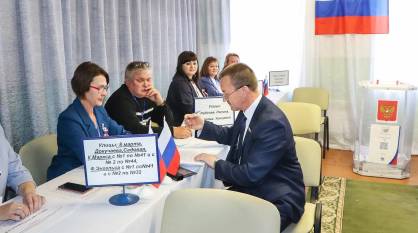 Председатель Воронежской облдумы Юрий Матузов проголосовал в Бутурлиновском районе