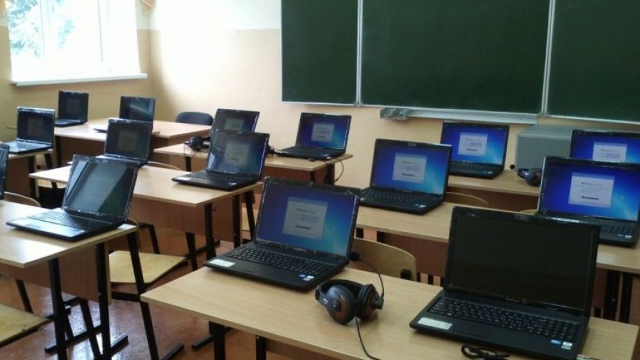 Рождественская СОШ первой в Поворинском районе вошла в федеральный проект «Цифровая школа»
