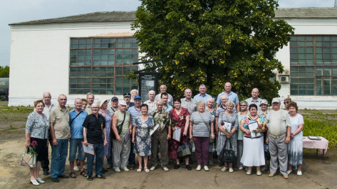 В Калаче открыли мемориальную доску в честь строителей БАМа