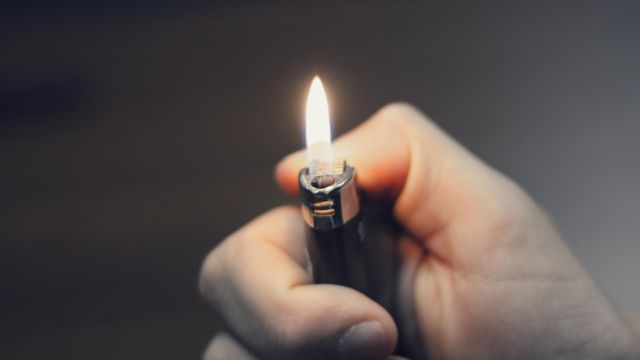 За поджог стола на избирательном участке воронежцу назначили 140 часов обязательных работ