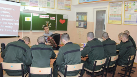 «Учителем года» школ «за решеткой» стал 31-летний учитель из Бобровской воспитательной колонии