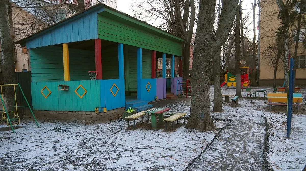 В Воронеже сформируют программу ремонта дорожного покрытия территорий  детских садов и школ