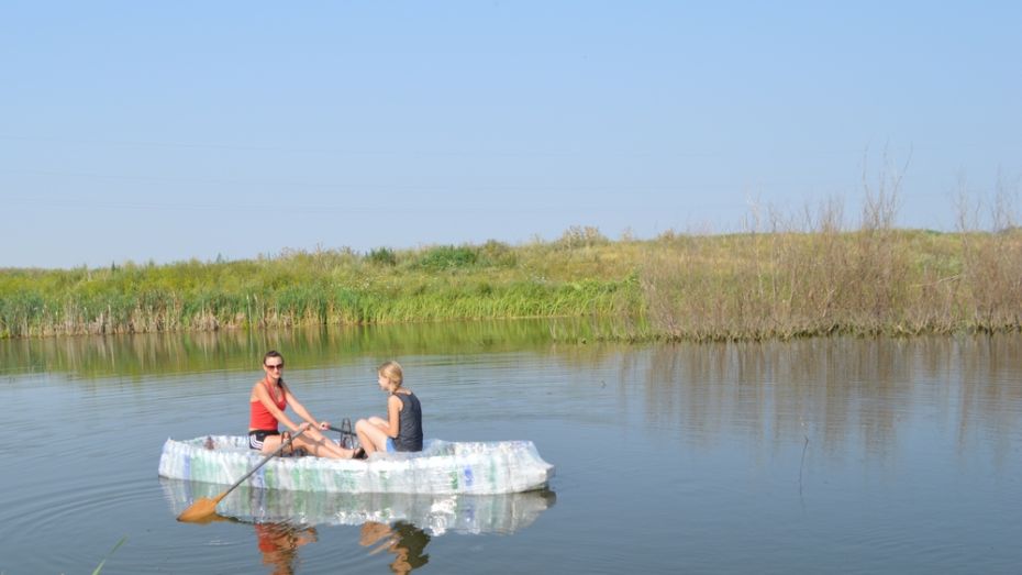 Рыбацкая лодка из пластиковых бутылок