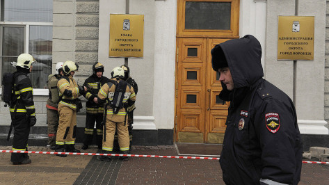 Воронежские полицейские рассказали, кто чаще всего «минирует» здания по телефону